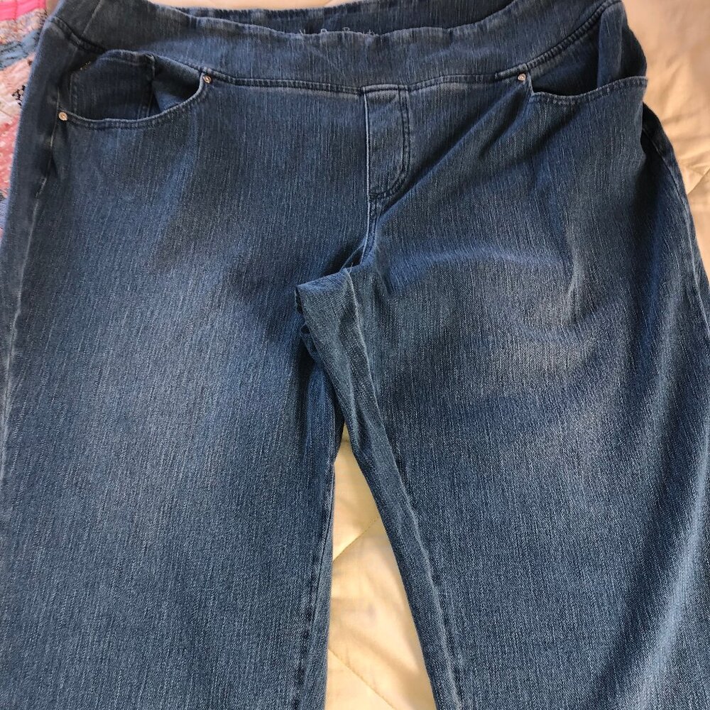 Women's Plus Size Belle by Kim Gravel Denim Capri Pants